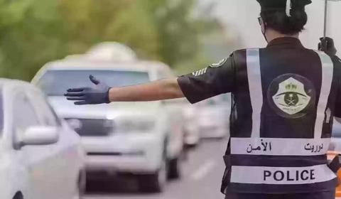 عاجل: المرور السعودي يفرض غرامة مالية ضخمة لكل