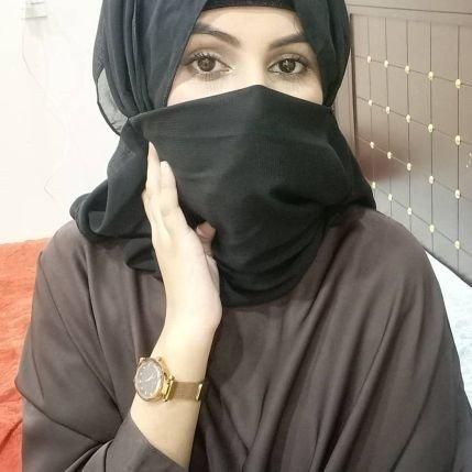 مراهقة سعودية فاتنة الجمال طلبت الطلاق بليلة