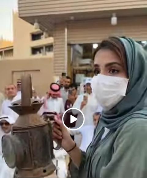 علامات الساعة ظهرت في السعودية.. فتاة مراهقة