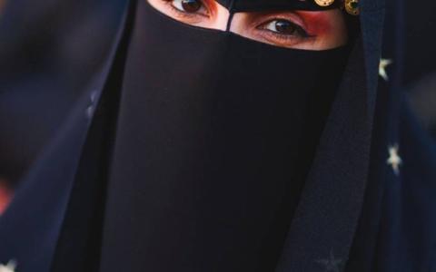 ملياردير السعودي فاز بقلب فنانة مصرية مقابل مهر